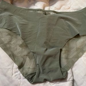 Victoria’s Secret Bikini Panty size Medium New with Tags